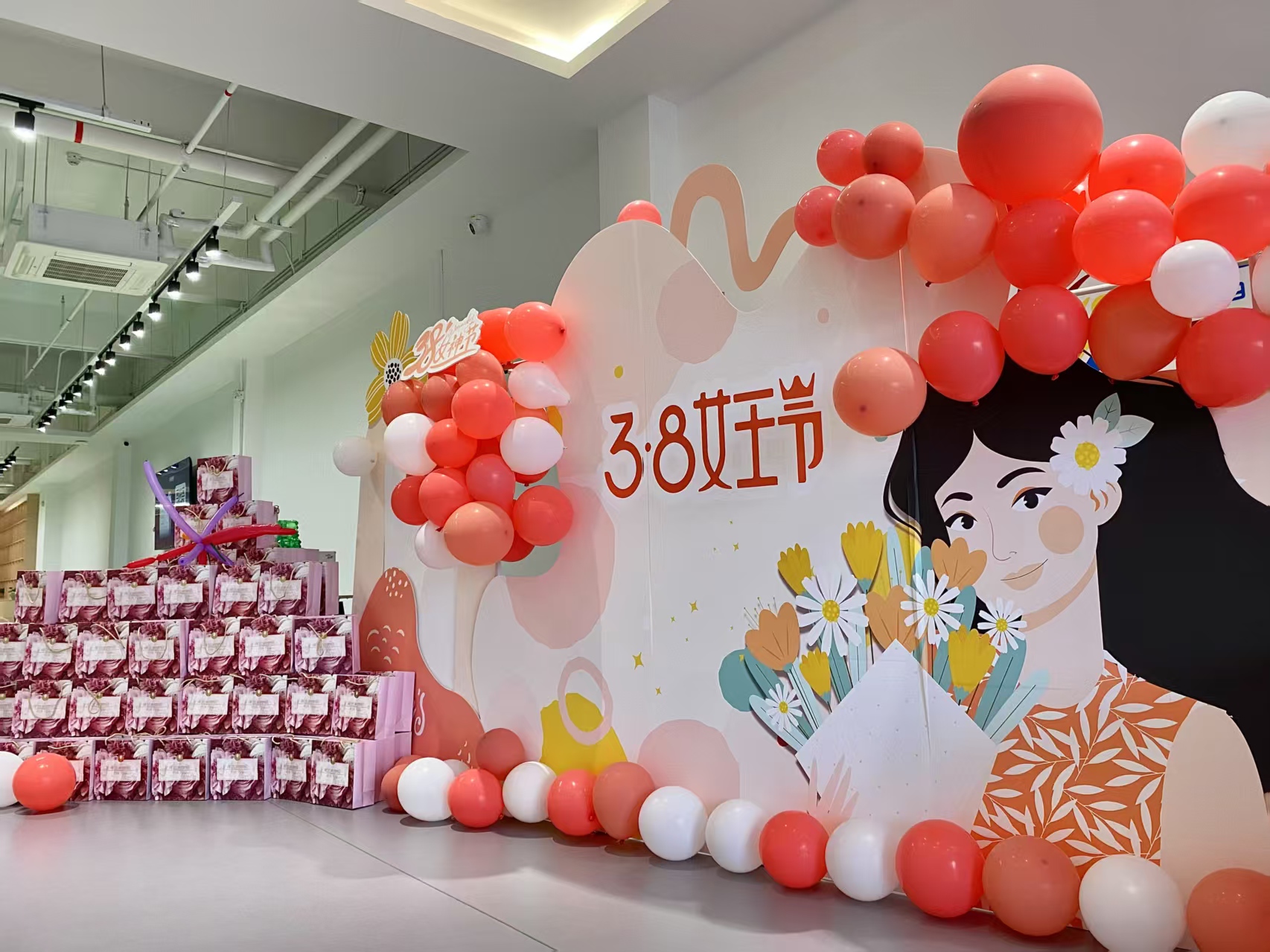 绽女性风采，铸职场芳华｜港澳宝典免费资料网站有限公司3.8妇女节特别活动